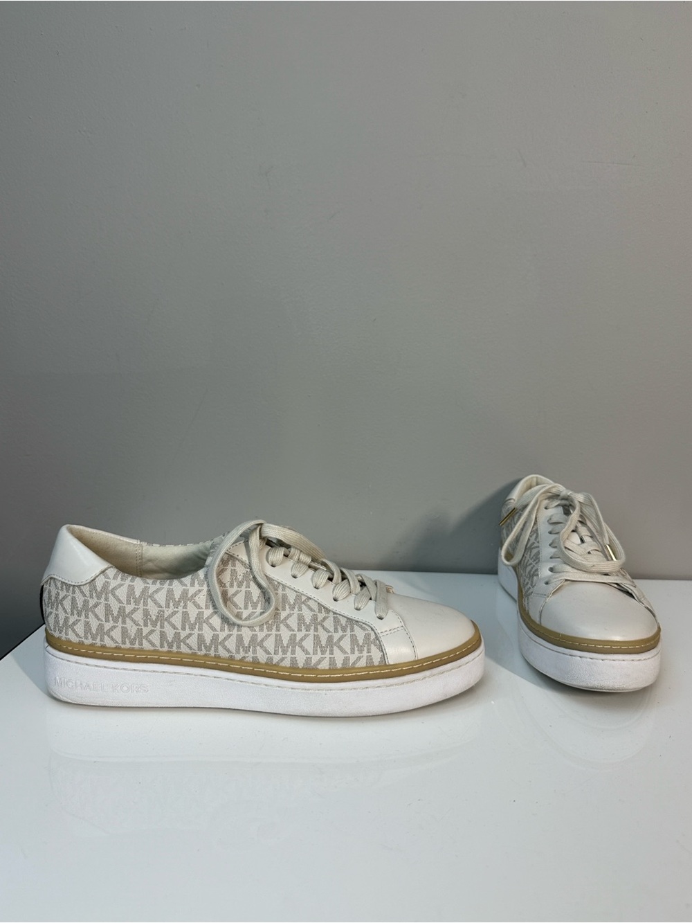Michael Michael Kors Chapman Lace Up Monogrammed Sneakers Size 10